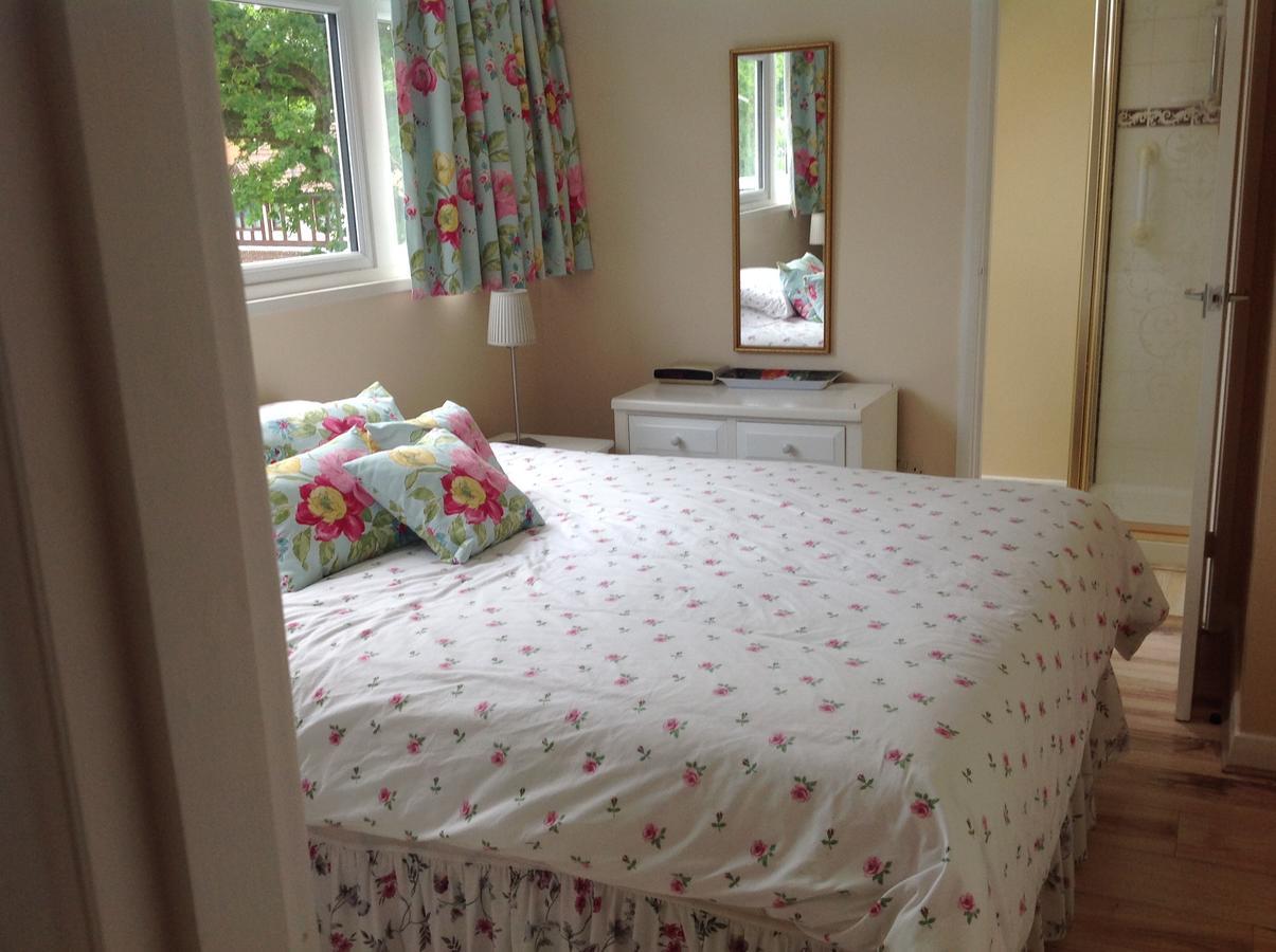 ウォーターロービル Oak Tree House Bed & Breakfast エクステリア 写真